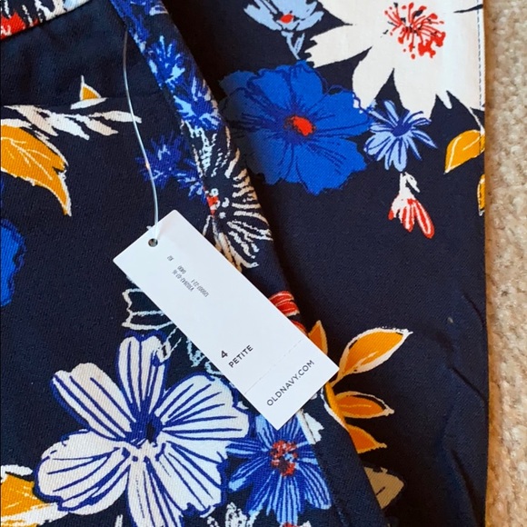 Old Navy Pixie Petite Floral Pants Size 4 New - Picture 8 of 8